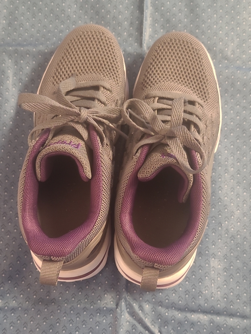 Women's Gray Athletic Sneakers with Purple Collar
